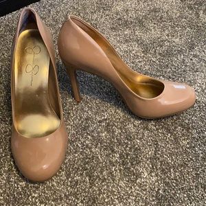 Nude Pumps size 9.5